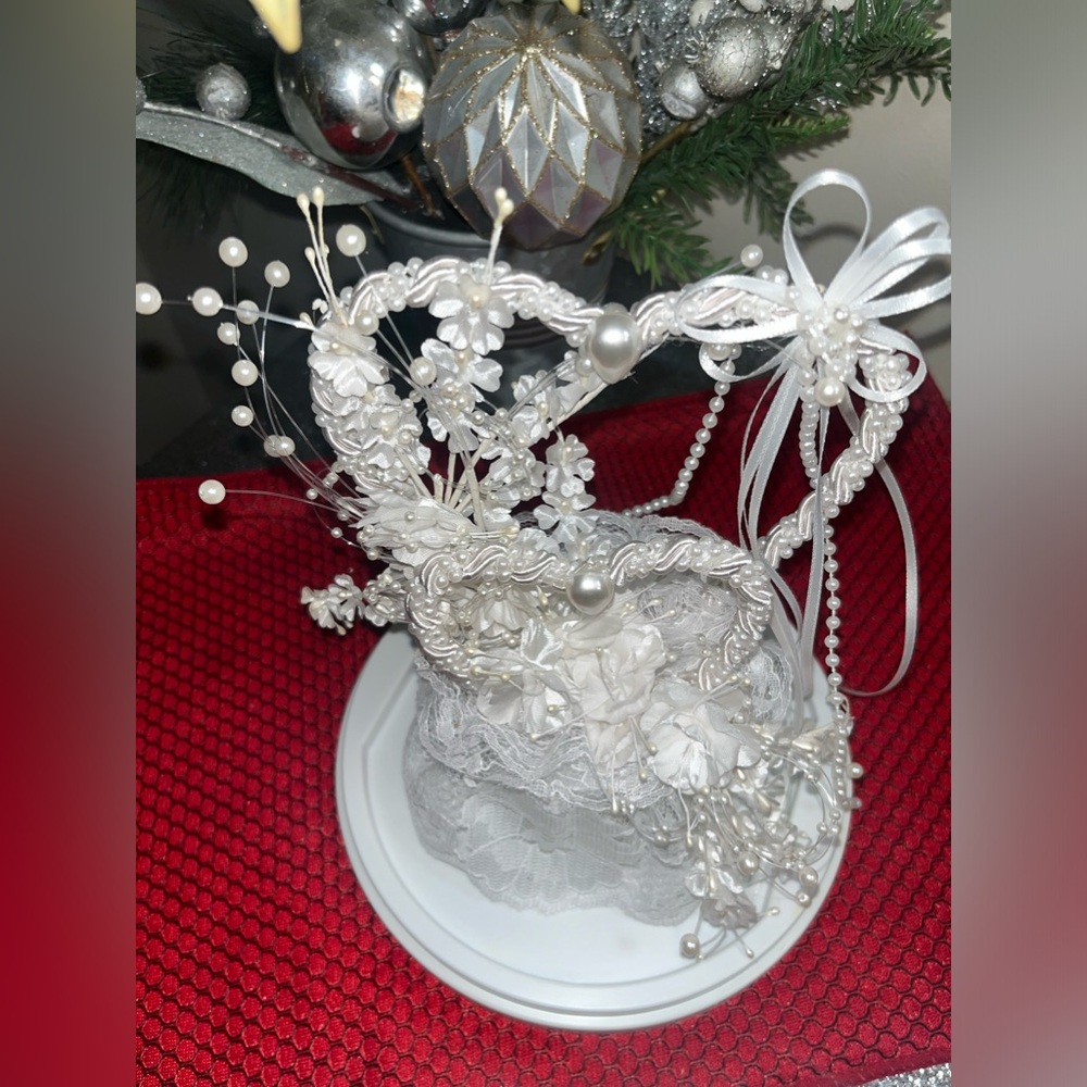 Laura Lees Decortive Heart Wedding Cake Topper - Picture 12 of 15